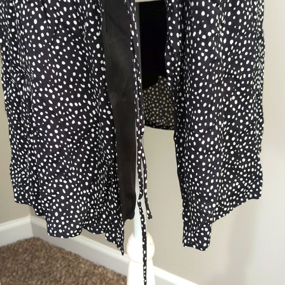 NWOT Harper Heritage Wrap Around Top Size S - Picture 4 of 5